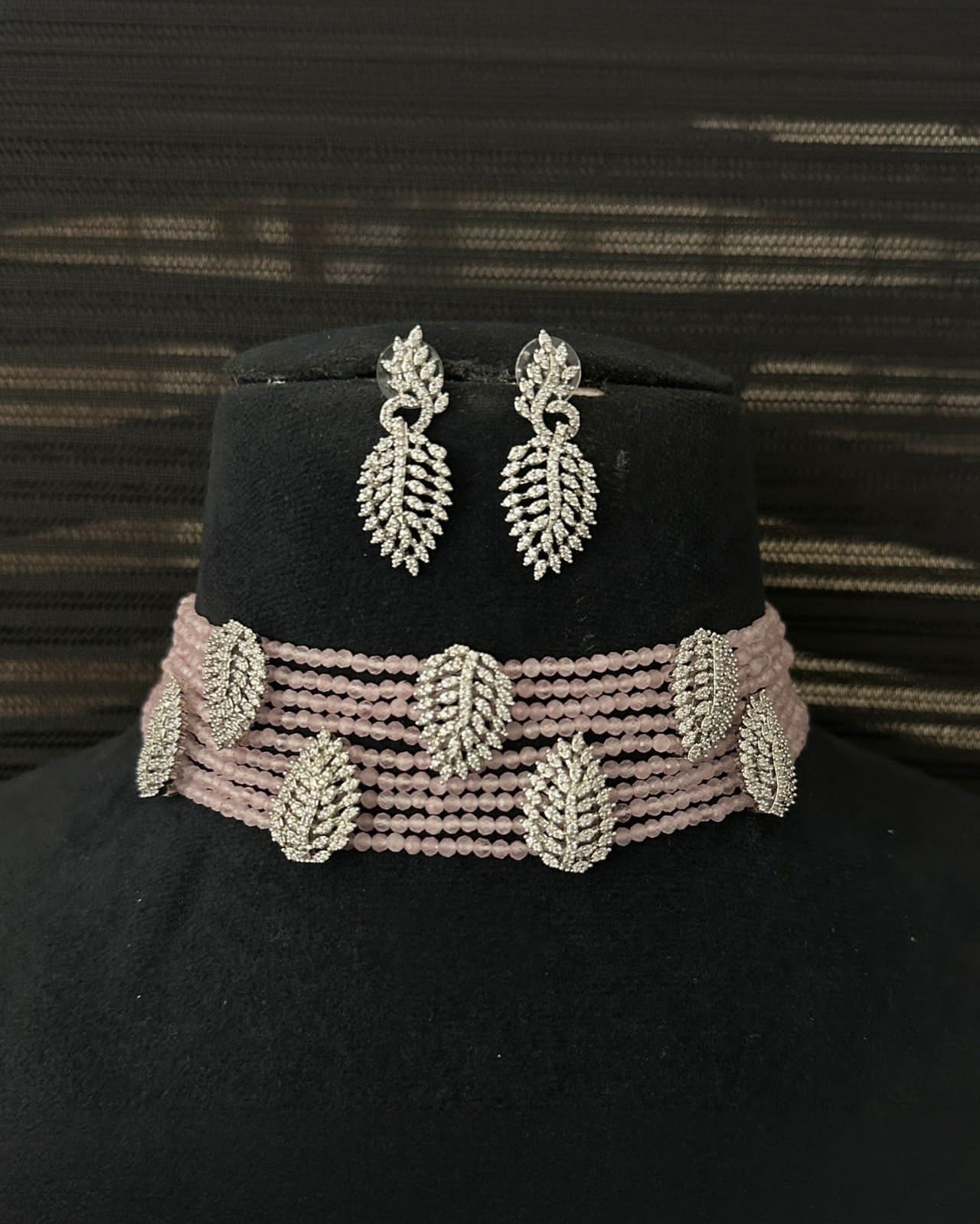 Modern Leaf Beads Choker Necklace Set