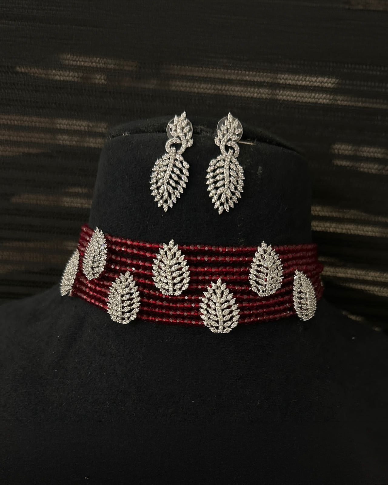 Modern Leaf Beads Choker Necklace Set