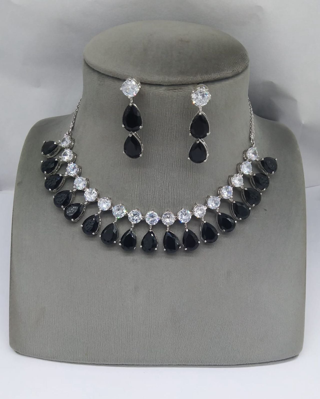 Crimson Cascade Necklace Set
