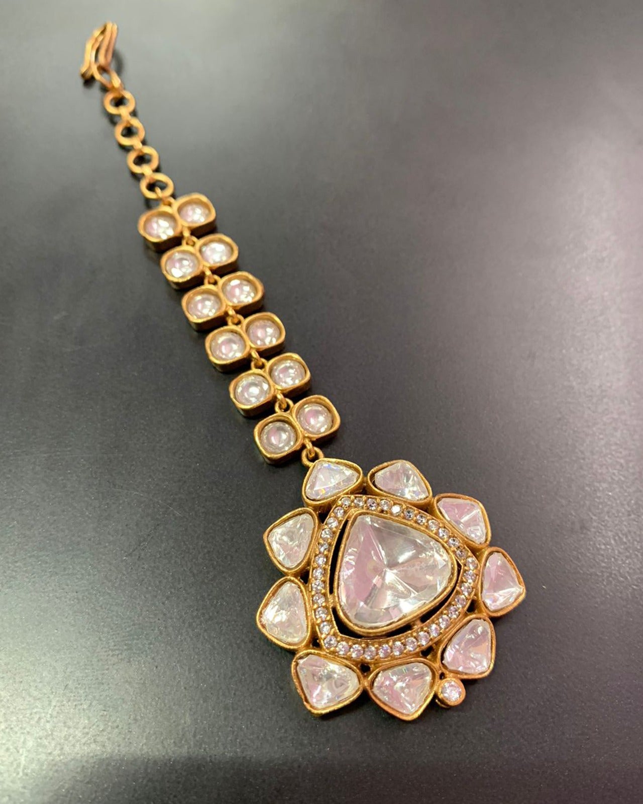 Royal Kundan Maang Tika