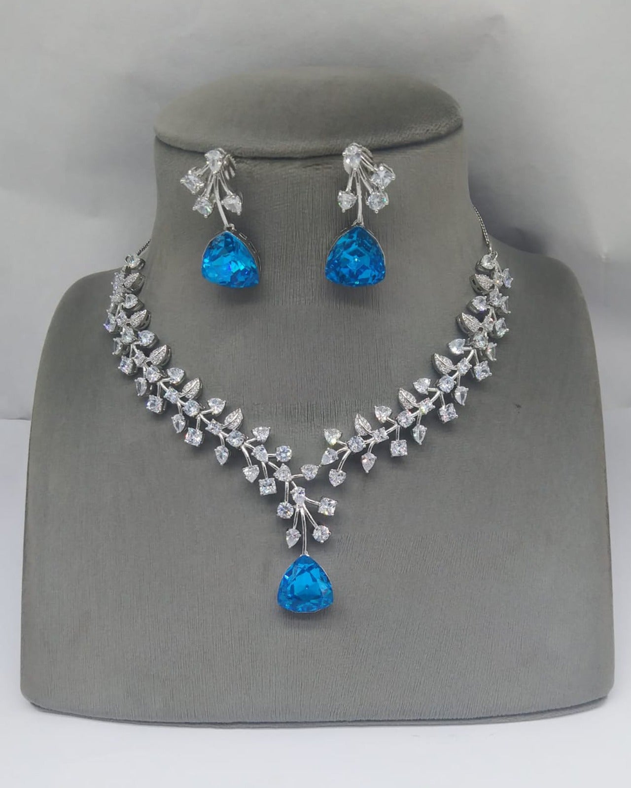 Elegant Diamond Necklace Set