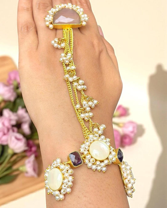 Classic Beauty Hathphool