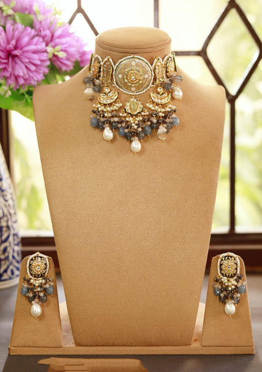 Beauty Choker